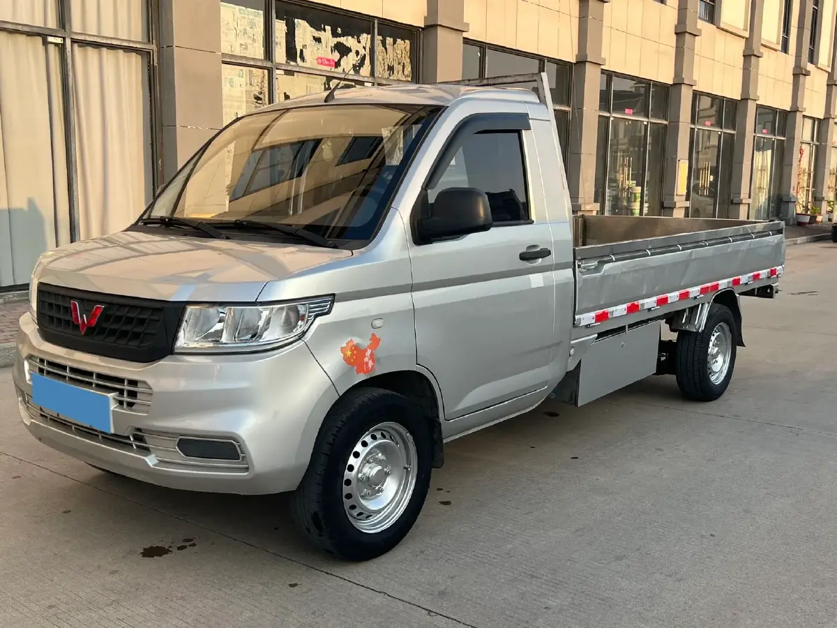 2021 WuLing RongGuang New Truck 1.5L 99HP L4 5MT