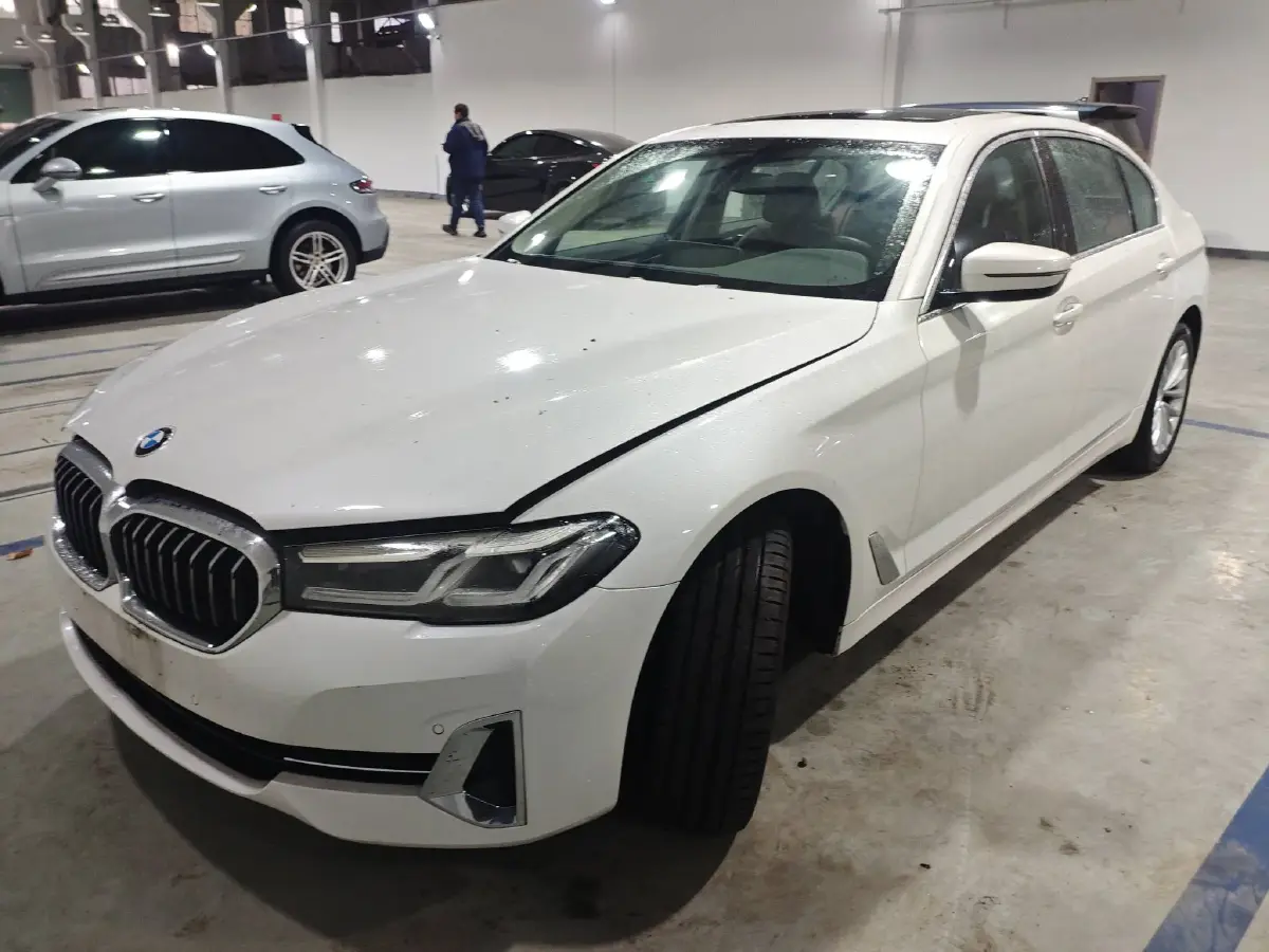 2022 BMW 5 Series 2.0T 184HP L4 8AT