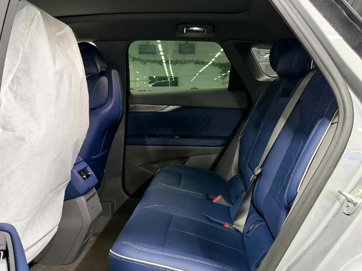 2024 Cadillac OPTIQ BEV 68.4KWH,autocango,china used car exporter,china ev exporter,chinese used car exporter,chinese used ev exporter