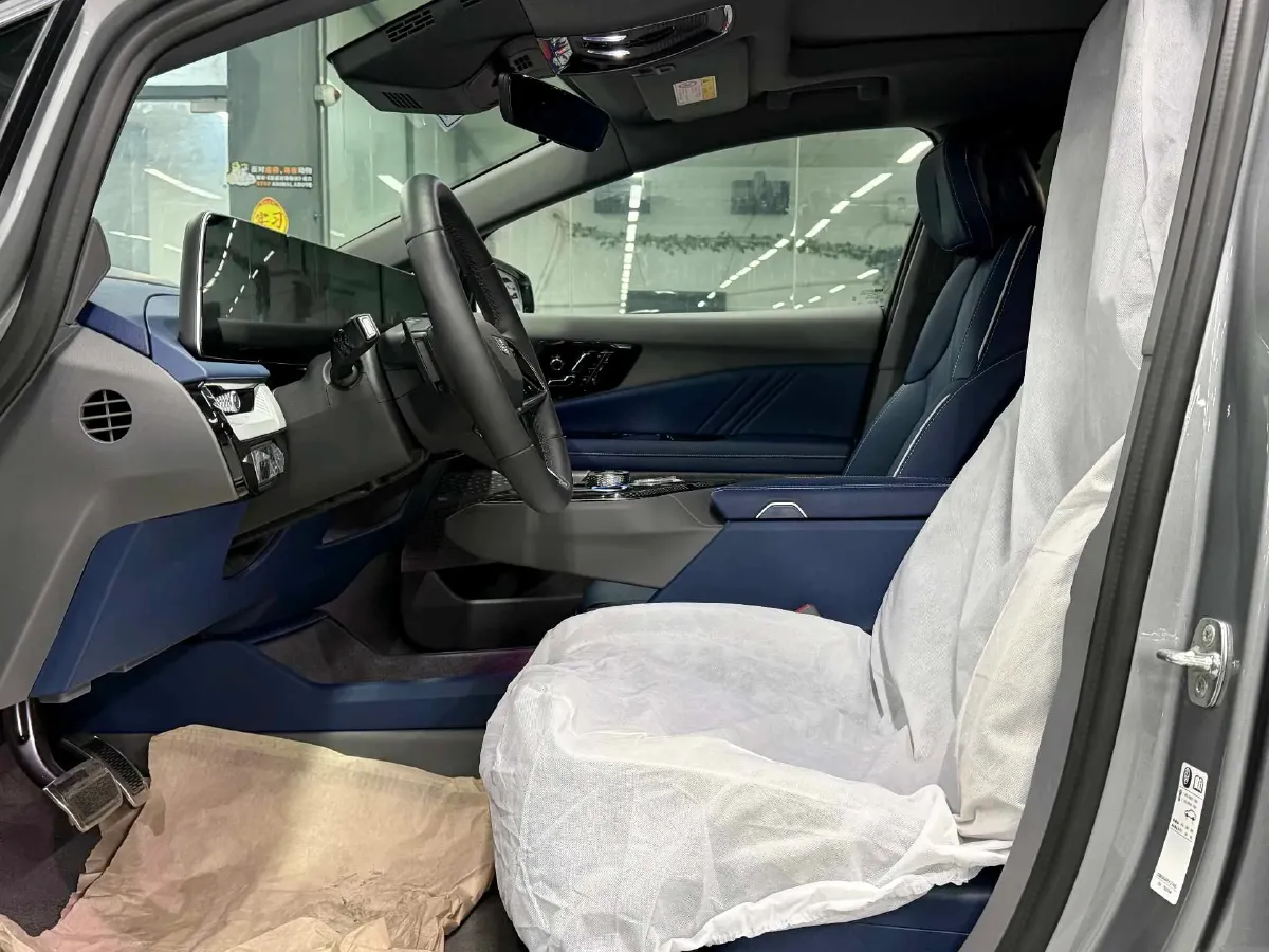 2024 Cadillac OPTIQ BEV 68.4KWH,autocango,china used car exporter,china ev exporter,chinese used car exporter,chinese used ev exporter