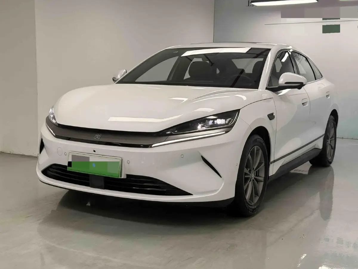 2025 BYD QinL BEV