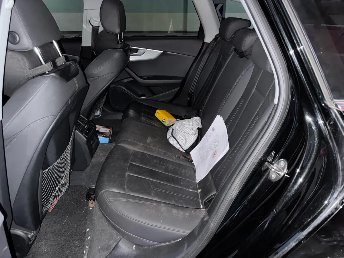 2021 Audi A4 2.0T 204HP L4 7DCT,autocango,china used car exporter,china ev exporter,chinese used car exporter,chinese used ev exporter