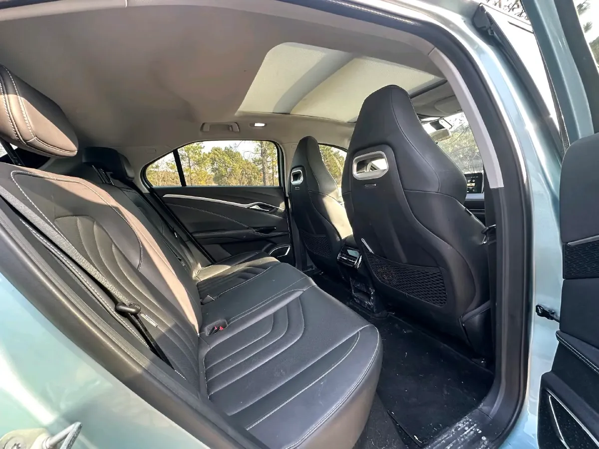 2022 Venucia Grand V 1.5T 190HP L4 7DCT,autocango,china used car exporter,china ev exporter,chinese used car exporter,chinese used ev exporter