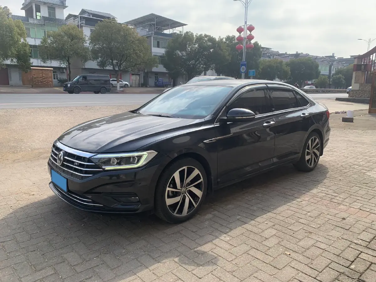 2021 Volkswagen Sagitar 1.4T 150HP L4 7DCT