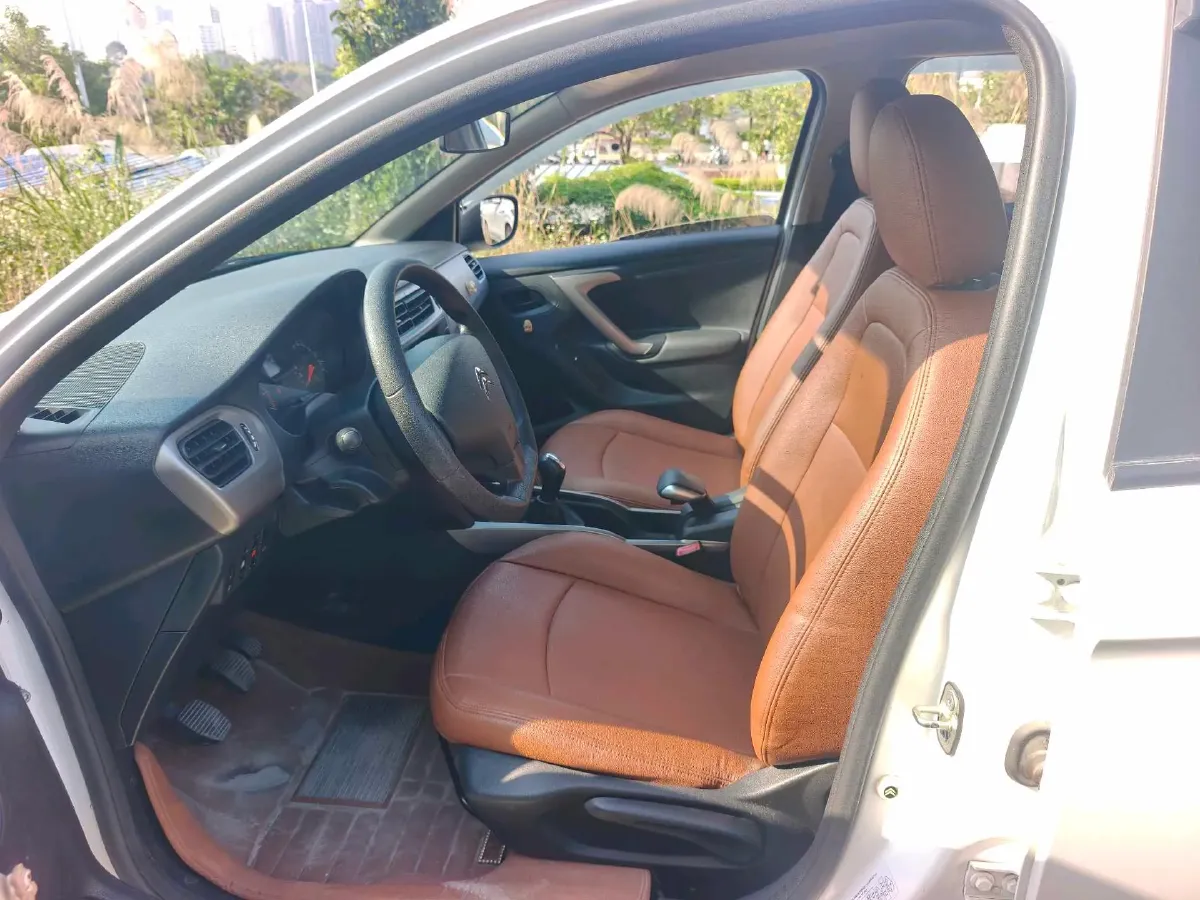 2017 HuangHai XiangLong 2.8T 102HP L4 5MT,autocango,china used car exporter,china ev exporter,chinese used car exporter,chinese used ev exporter