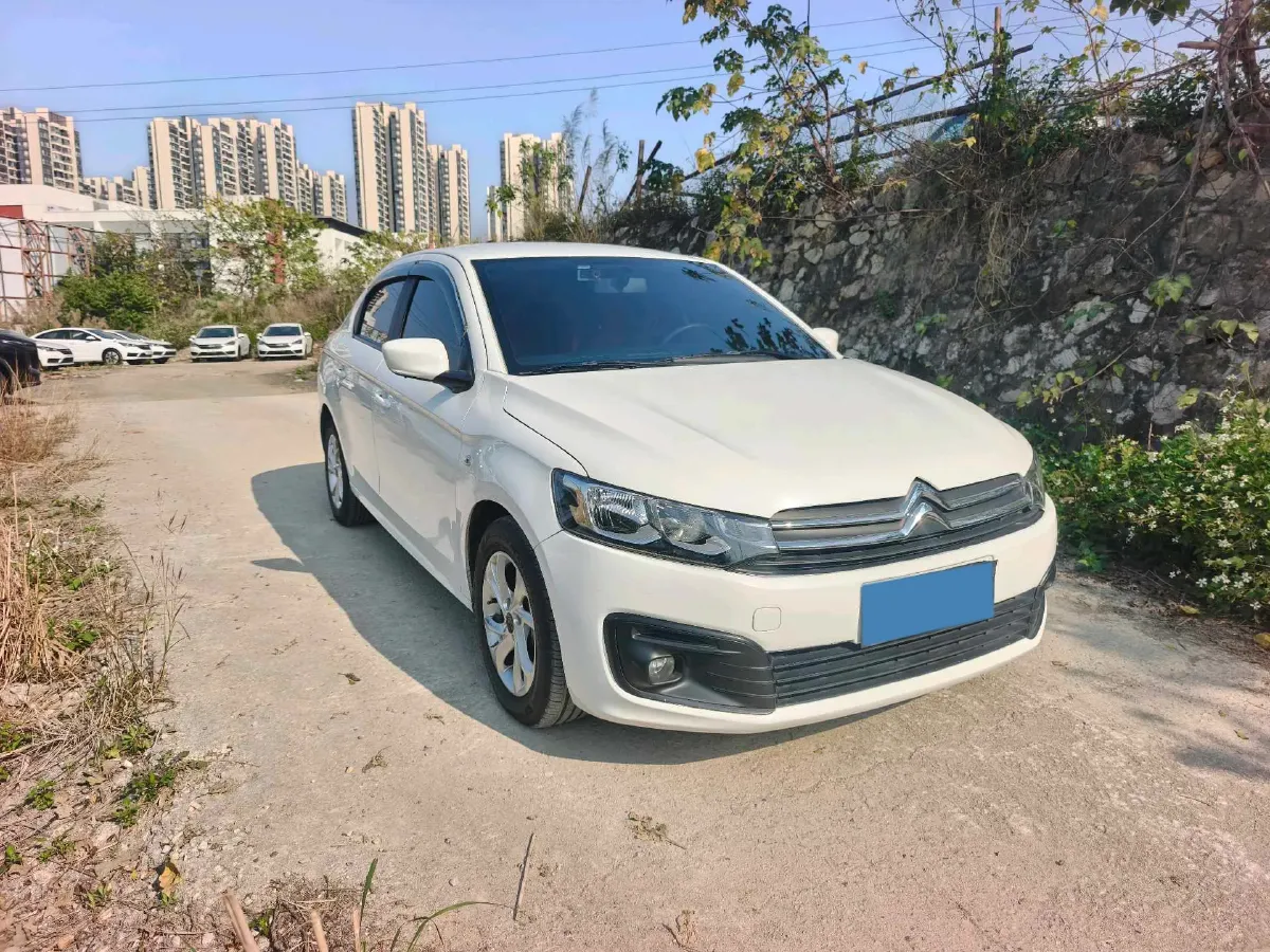 2017 HuangHai XiangLong 2.8T 102HP L4 5MT,autocango,china used car exporter,china ev exporter,chinese used car exporter,chinese used ev exporter