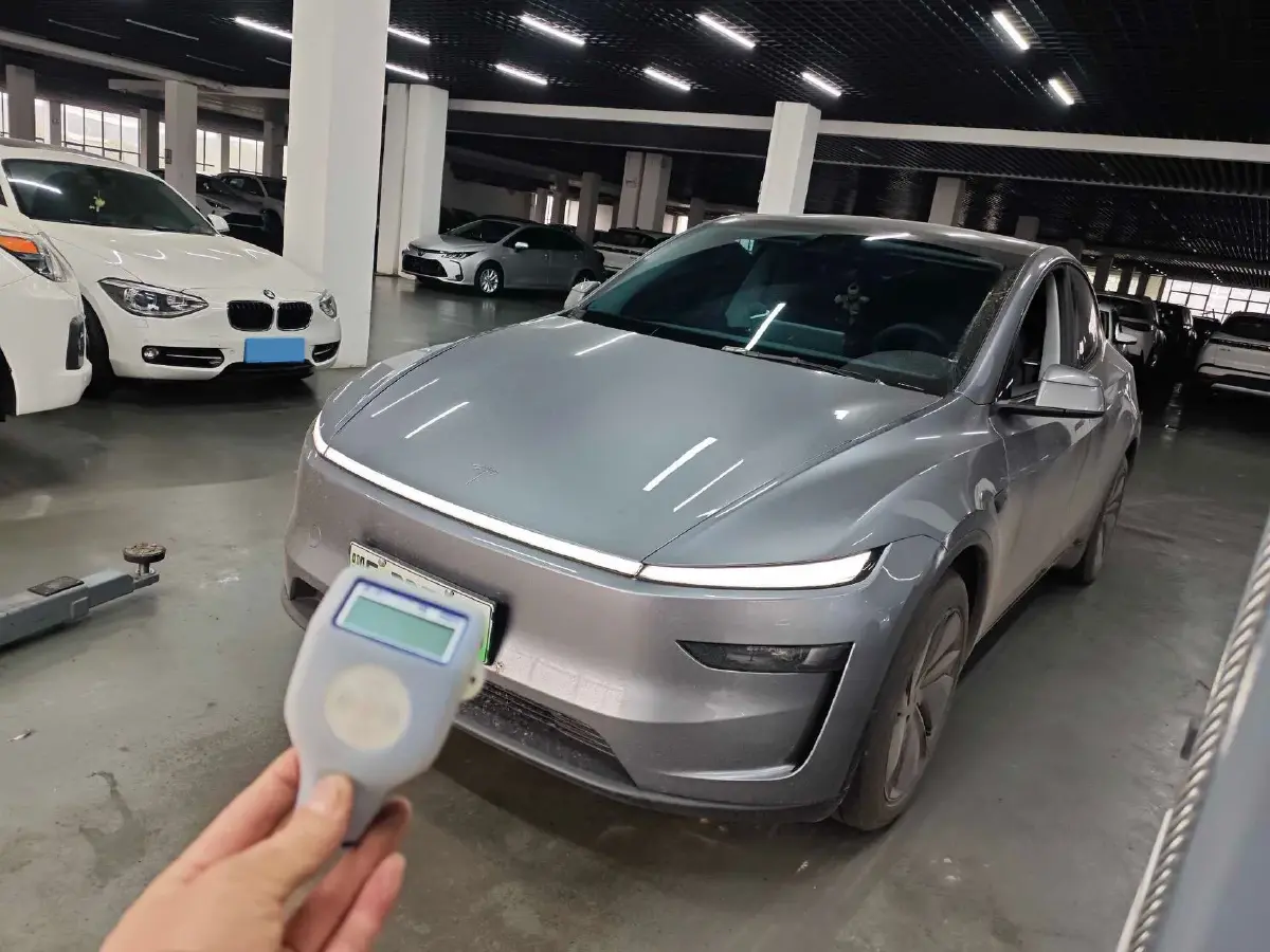 2025 Tesla Model Y BEV 62.5KWH