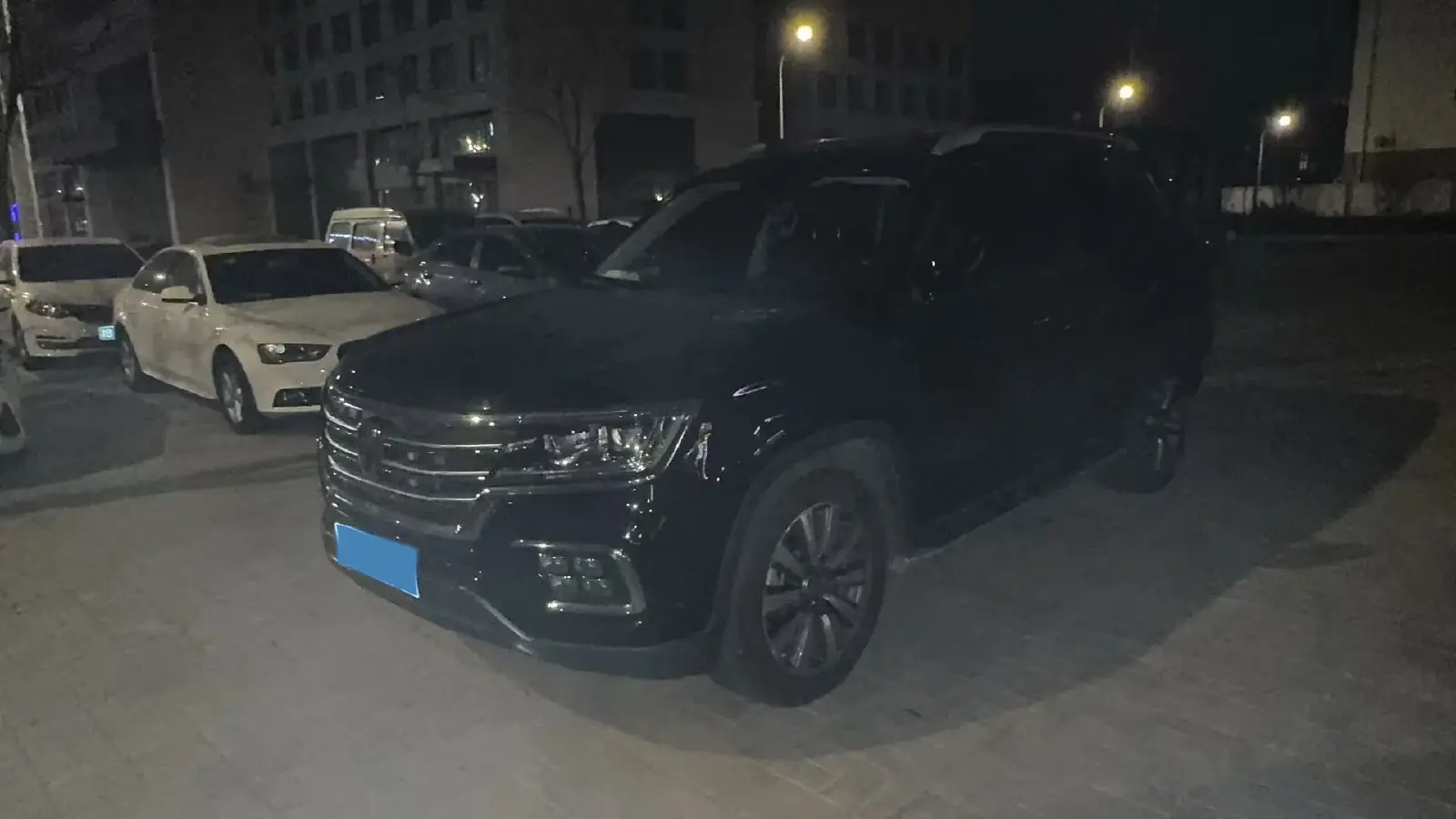 2019 Roewe RX8 2.0T 222HP L4 6AT