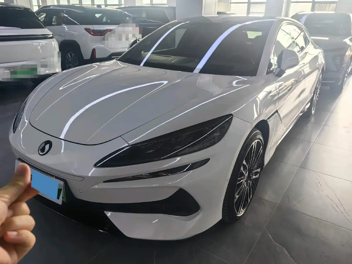 2024 Denza DenzaZ9GT 2.0T 207HP L4 E-CVT PHEV 38.5KWH