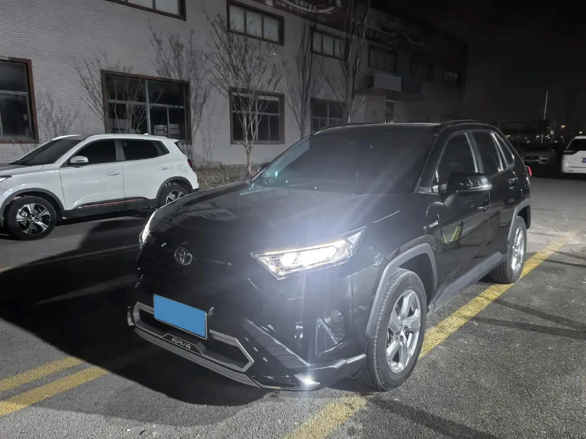 2022 Toyota RAV4 2.5L 178HP L4 E-CVT Hybrid