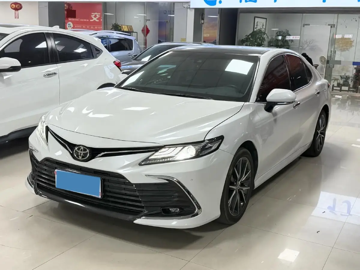 2021 Toyota Camry 2.5L 209HP L4 8AT