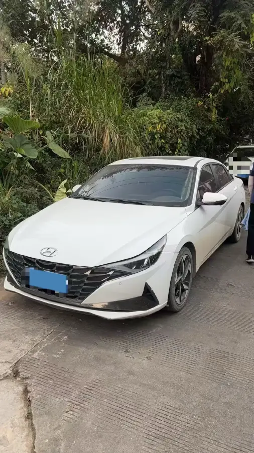 2022 Hyundai Elantra 1.5L 115HP L4 CVT