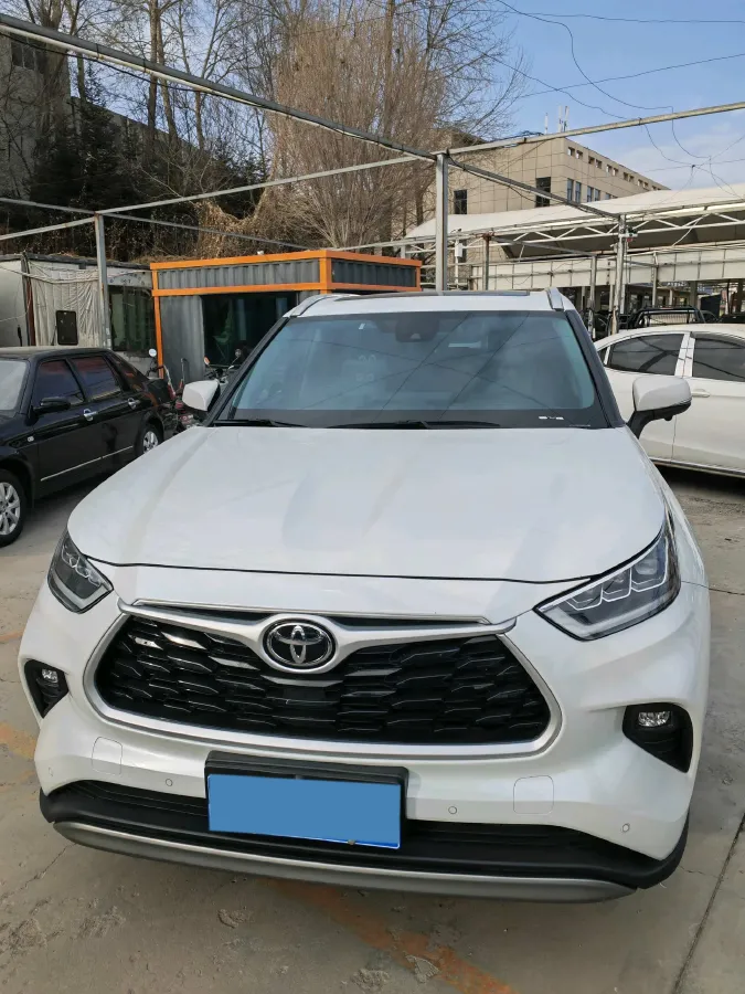 2022 Toyota Highlander 2.0T 248HP L4 8AT,autocango,china used car exporter,china ev exporter,chinese used car exporter,chinese used ev exporter