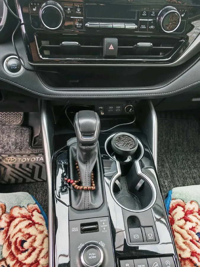 2022 Toyota Highlander 2.0T 248HP L4 8AT,autocango,china used car exporter,china ev exporter,chinese used car exporter,chinese used ev exporter