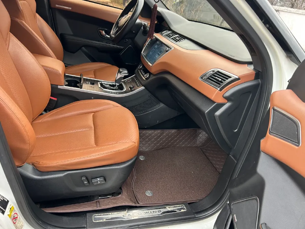 2018 Landwind X7 1.5T 163HP L4 8AT,autocango,china used car exporter,china ev exporter,chinese used car exporter,chinese used ev exporter