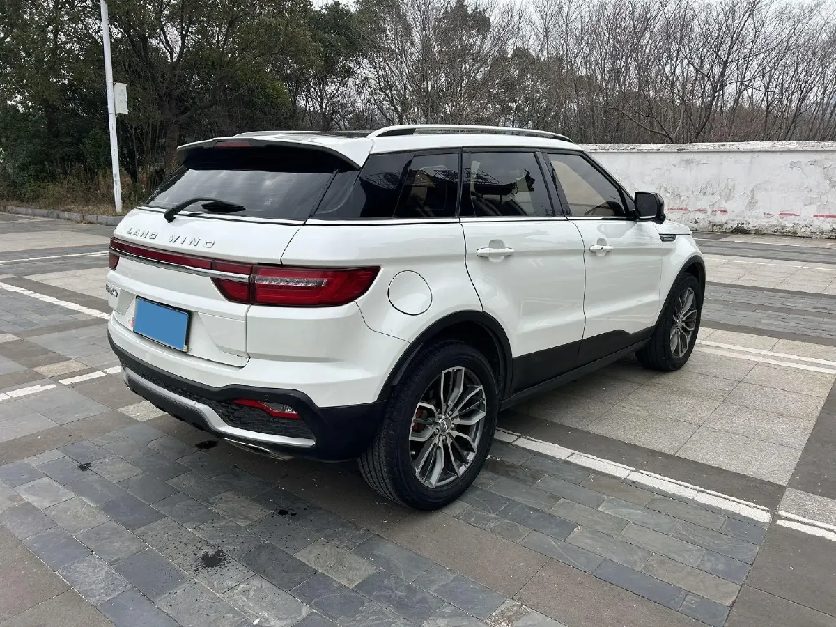 2018 Landwind X7 1.5T 163HP L4 8AT,autocango,china used car exporter,china ev exporter,chinese used car exporter,chinese used ev exporter