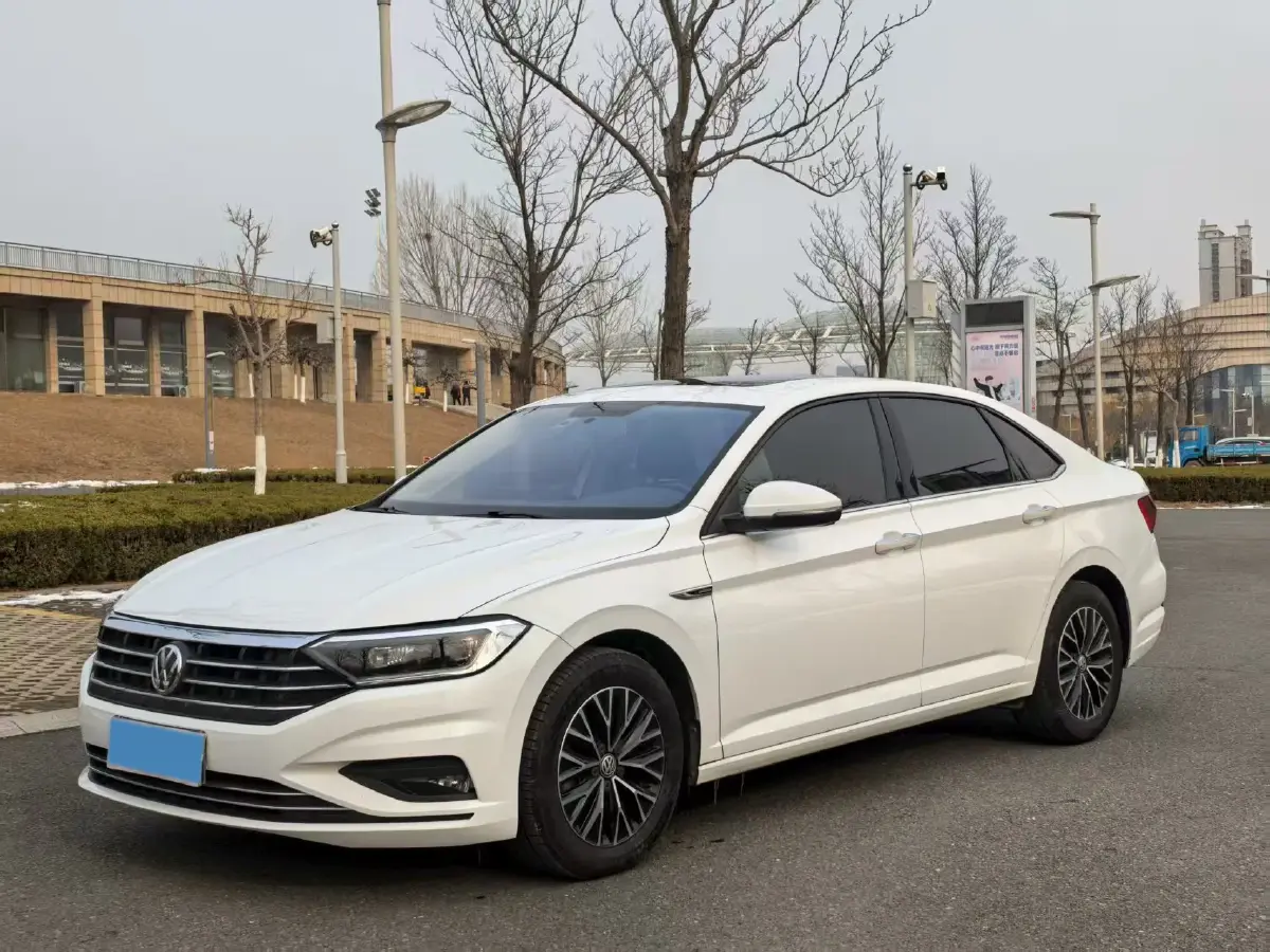 2020 Volkswagen Sagitar 1.2T 116HP L4 7DCT