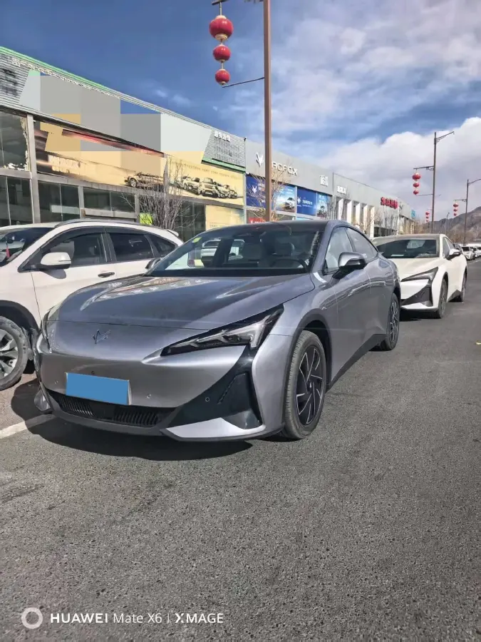 2025 ARCFOX αS5 BEV