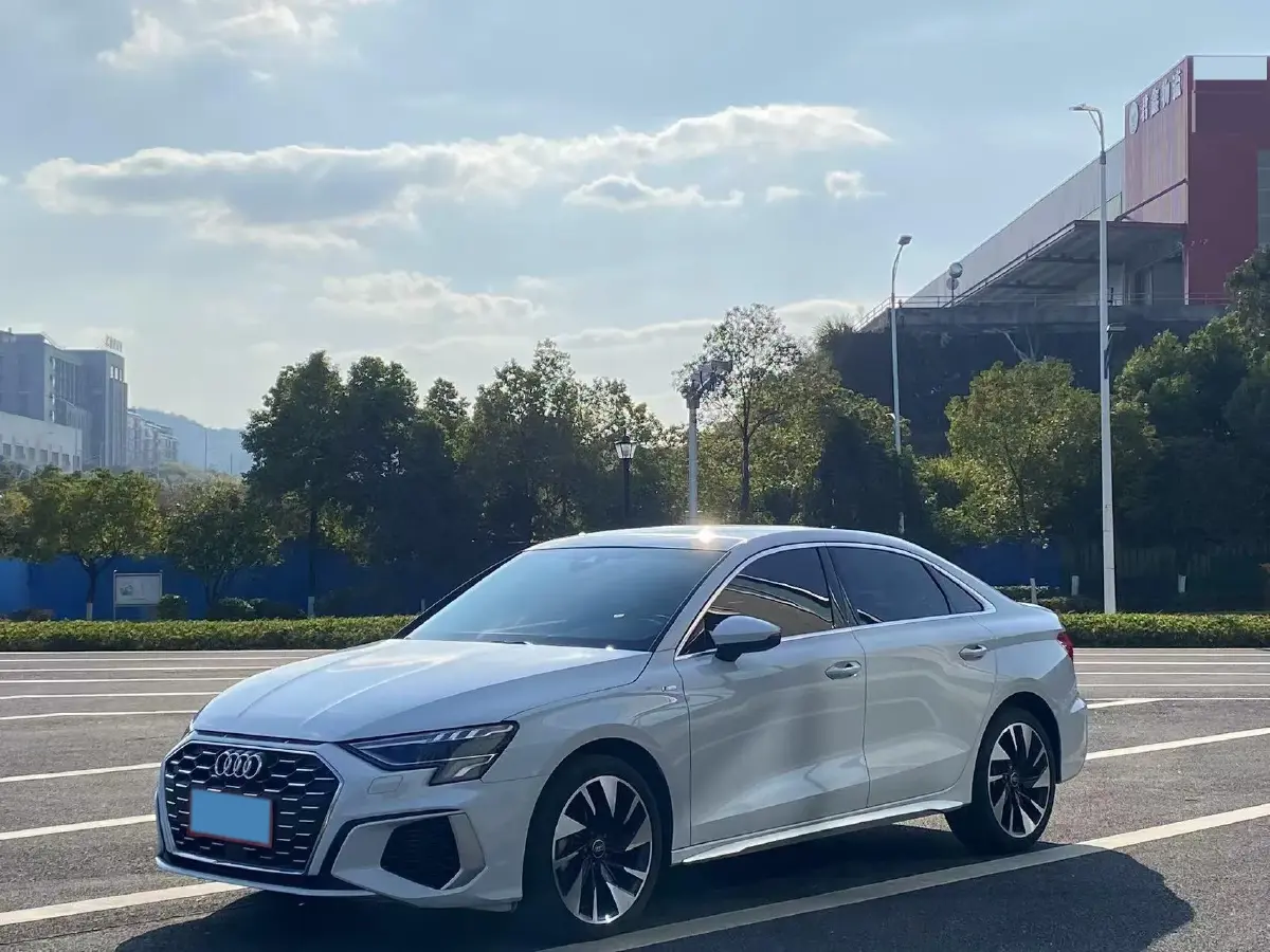 2022 Audi A3 1.4T 150HP L4 7DCT