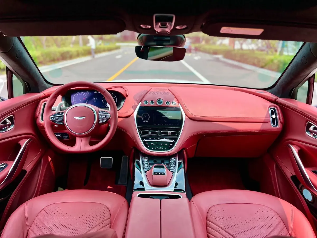 2022 Aston Martin DBX 3.0T 435HP L6 9AT,autocango,china used car exporter,china ev exporter,chinese used car exporter,chinese used ev exporter