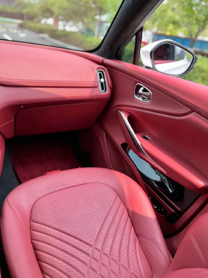 2022 Aston Martin DBX 3.0T 435HP L6 9AT,autocango,china used car exporter,china ev exporter,chinese used car exporter,chinese used ev exporter