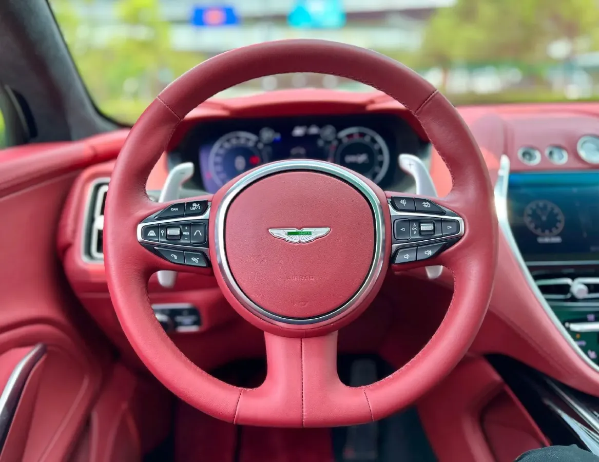 2022 Aston Martin DBX 3.0T 435HP L6 9AT,autocango,china used car exporter,china ev exporter,chinese used car exporter,chinese used ev exporter