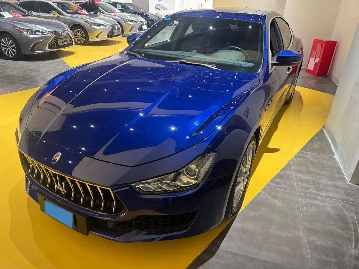 2021 Maserati Ghibli 2.0T 330HP L4 8AT