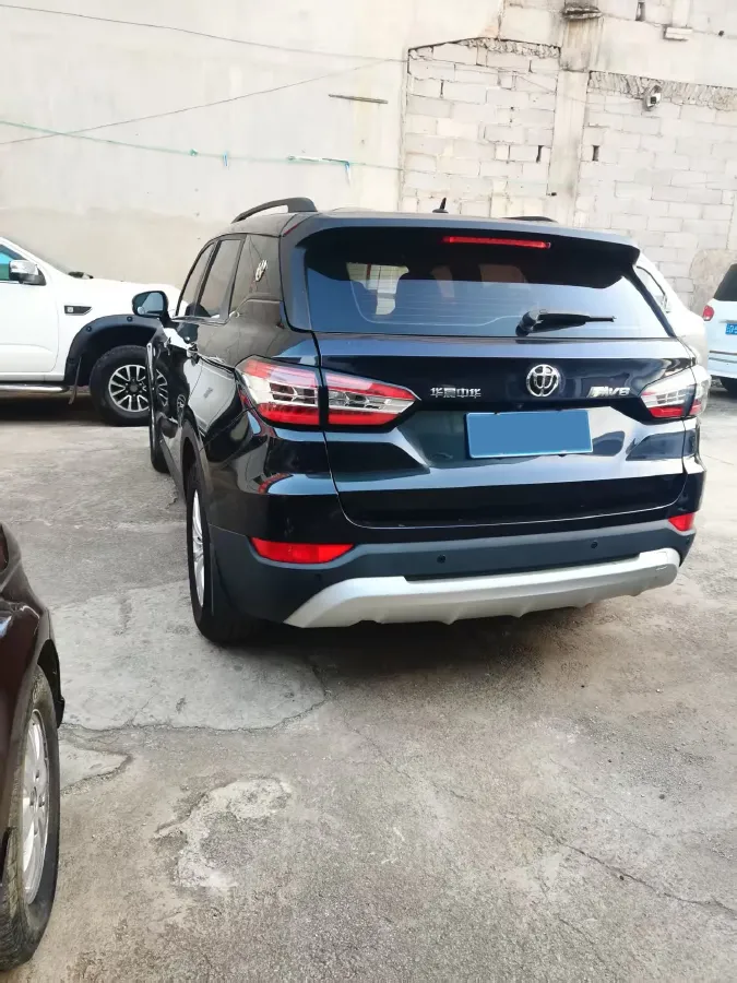 2018 Brilliance Auto V6 1.5T 150HP L4 6MT,autocango,china used car exporter,china ev exporter,chinese used car exporter,chinese used ev exporter