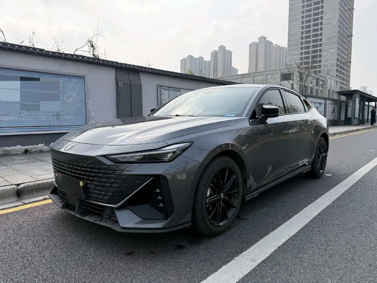 2023 ChangAn UNI-V 1.5T 188HP L4 7DCT