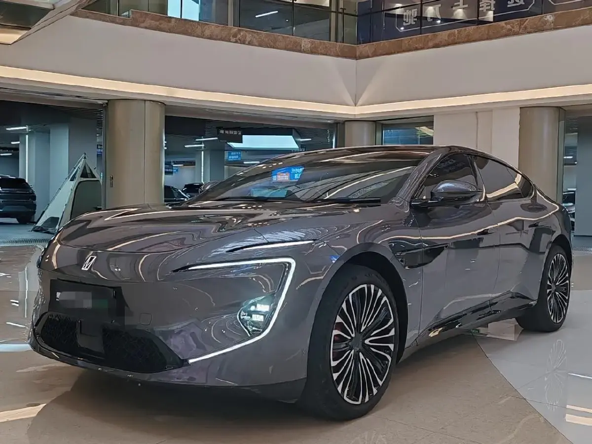 2025 Avatr 12 1.5T 156HP L4 REEV 39.05KWH