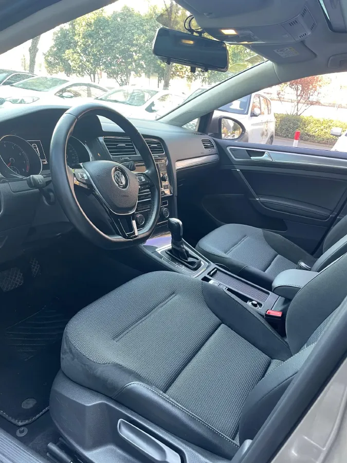 2018 Volkswagen Golf 1.6L 110HP L4 6AT,autocango,china used car exporter,china ev exporter,chinese used car exporter,chinese used ev exporter