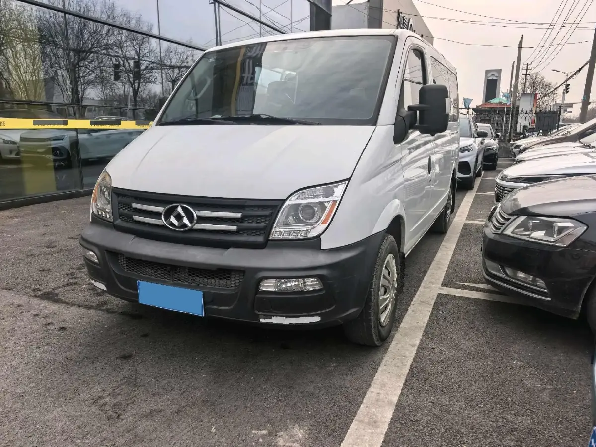 2018 MAXUS XinTu V80 2.5T 136HP L4 6MT