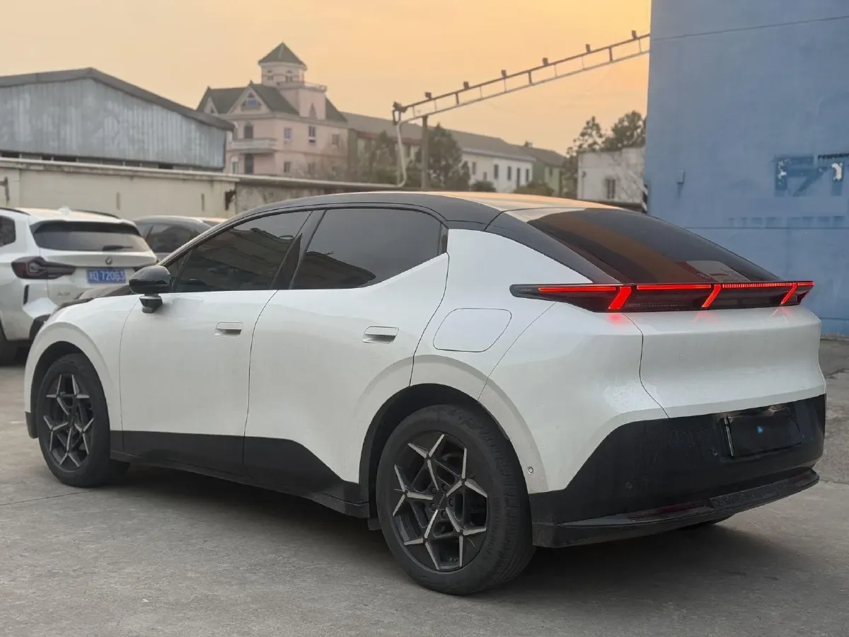 2025 Dongfeng Z9 2.0T 258HP L4 8AT,autocango,china used car exporter,china ev exporter,chinese used car exporter,chinese used ev exporter