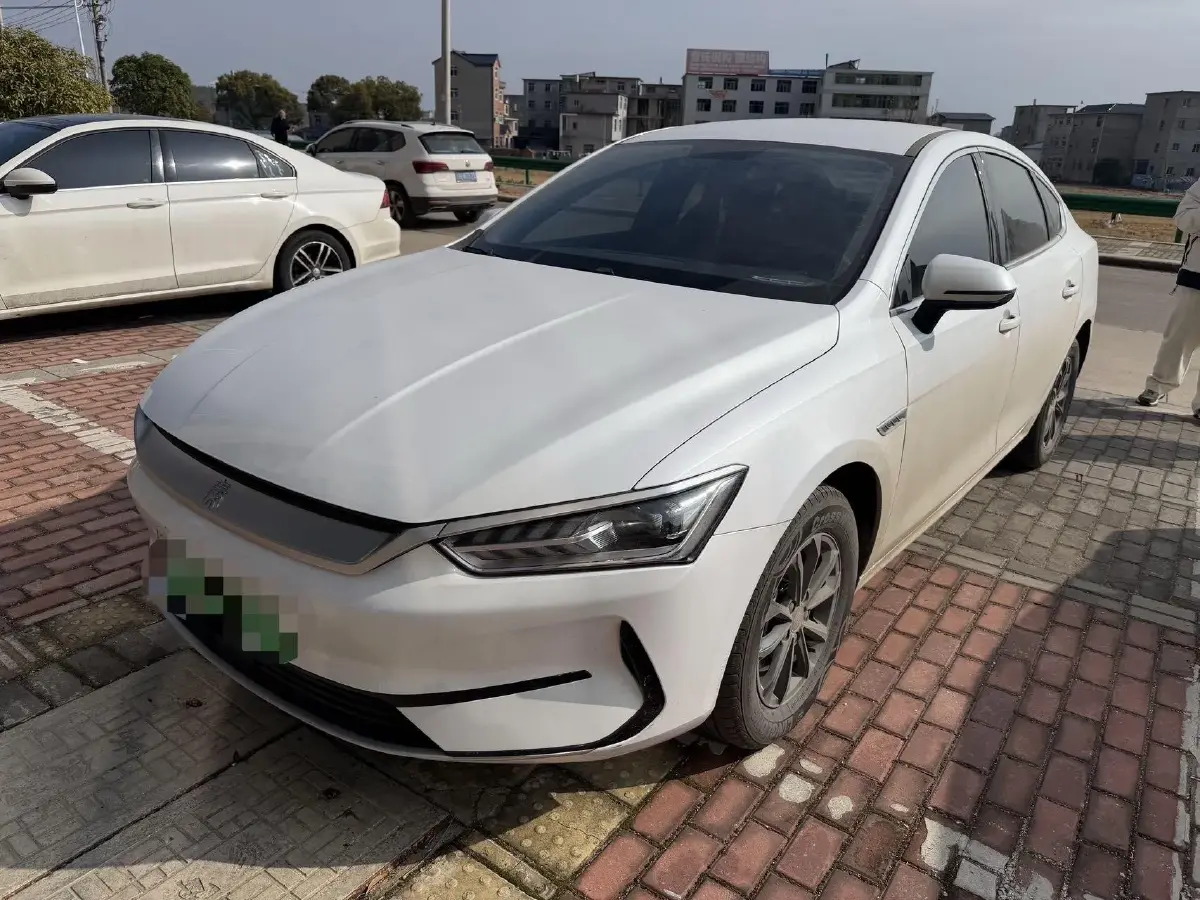 2025 BYD QinL BEV