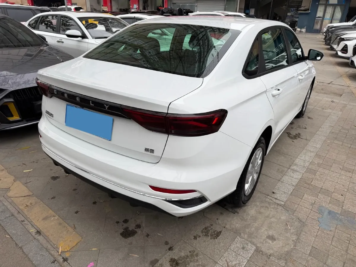 2025 Geely Emgrand 1.5L 127HP L4 5MT,autocango,china used car exporter,china ev exporter,chinese used car exporter,chinese used ev exporter