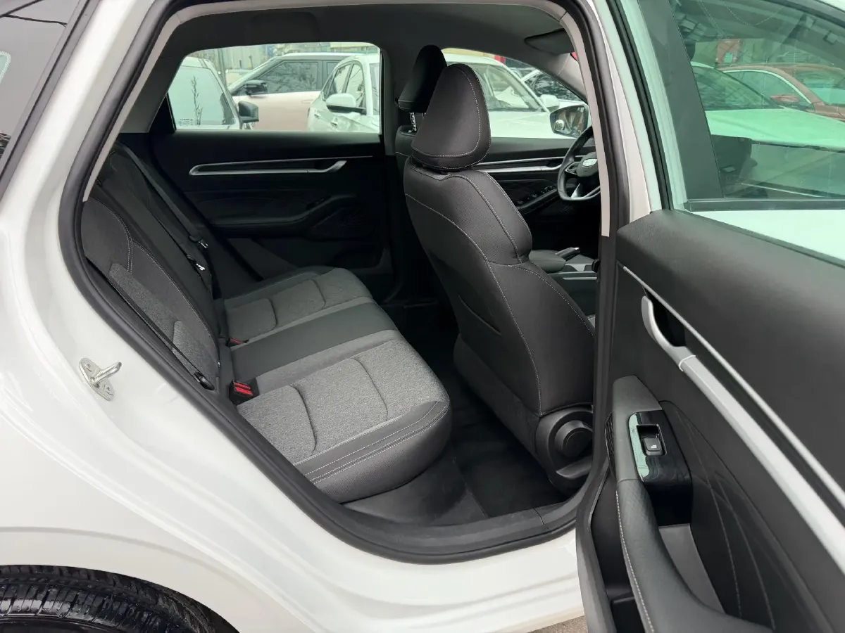 2025 Geely Emgrand 1.5L 127HP L4 5MT,autocango,china used car exporter,china ev exporter,chinese used car exporter,chinese used ev exporter