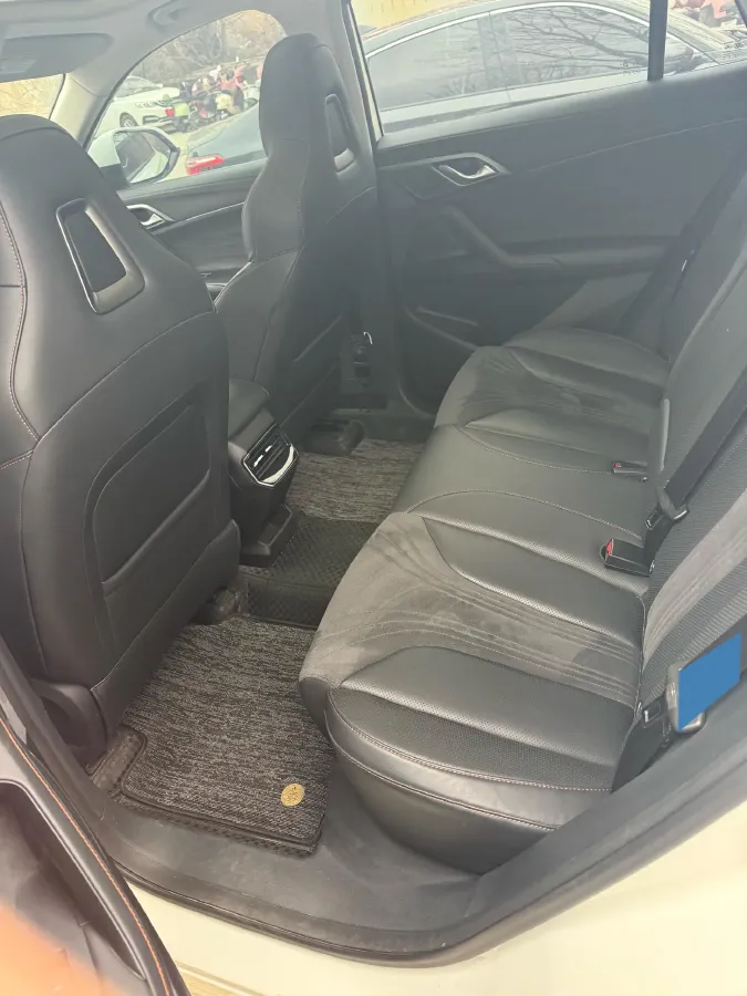 2024 Roewe D5X DMH 1.5T 150HP L4 2DHT PHEV 21.4KWH,autocango,china used car exporter,china ev exporter,chinese used car exporter,chinese used ev exporter