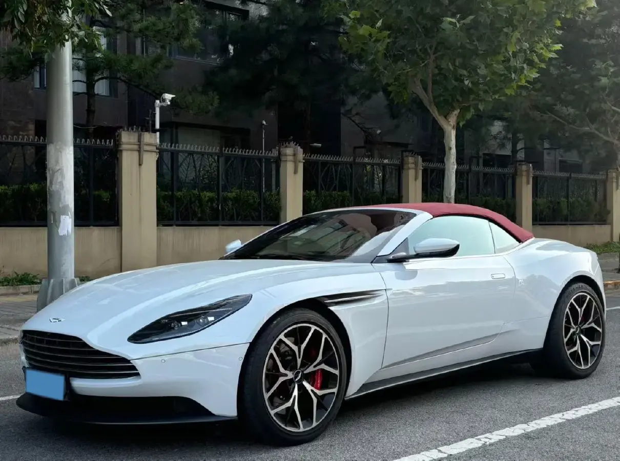 2022 Aston Martin DB11 4.0T 534HP V8 8AT