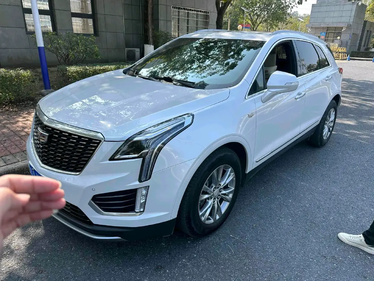 2022 Cadillac XT5 2.0T 237HP L4 9AT