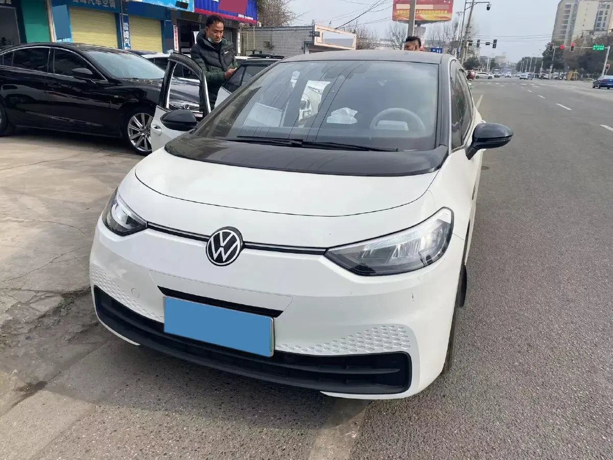 2025 Volkswagen ID.3 BEV 52.8KWH