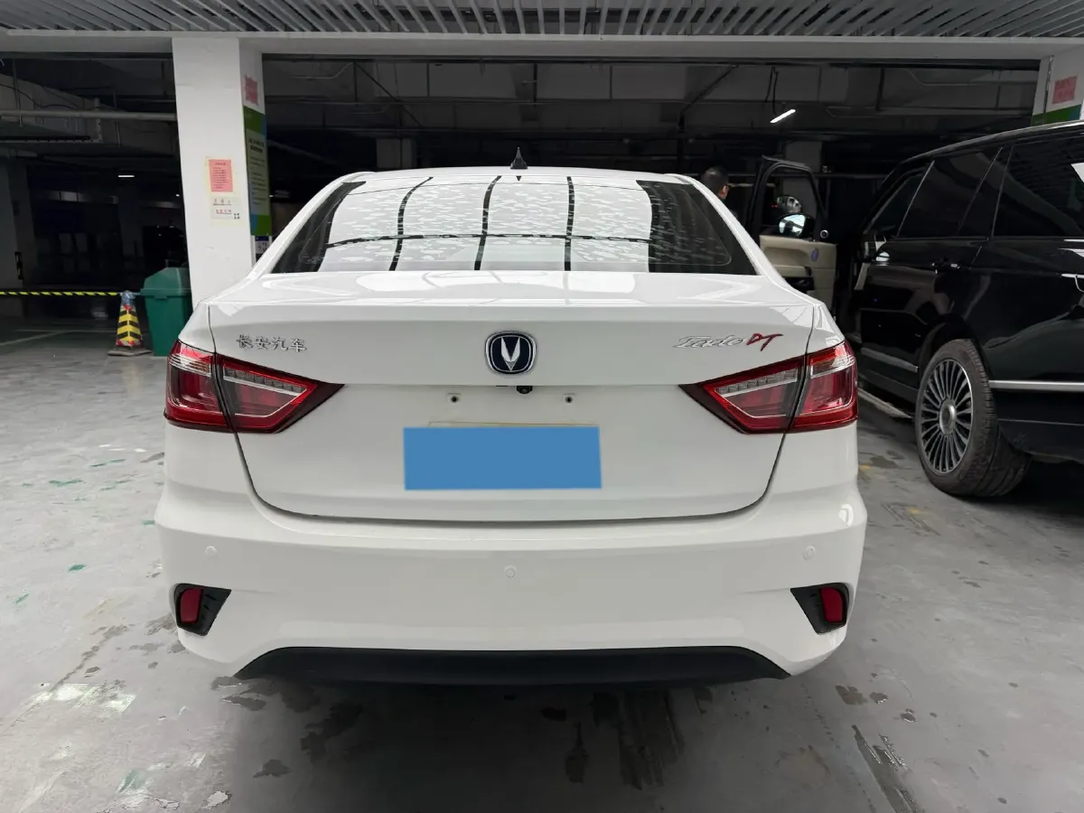 2019 ChangAn Eado DT 1.6L 125HP L4 5MT,autocango,china used car exporter,china ev exporter,chinese used car exporter,chinese used ev exporter