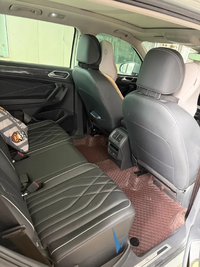 2023 Volkswagen Tiguan L 2.0T 186HP L4 7DCT,autocango,china used car exporter,china ev exporter,chinese used car exporter,chinese used ev exporter