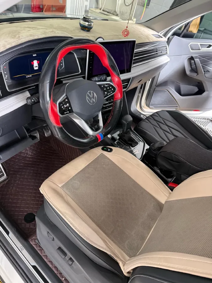 2023 Volkswagen Tiguan L 2.0T 186HP L4 7DCT,autocango,china used car exporter,china ev exporter,chinese used car exporter,chinese used ev exporter