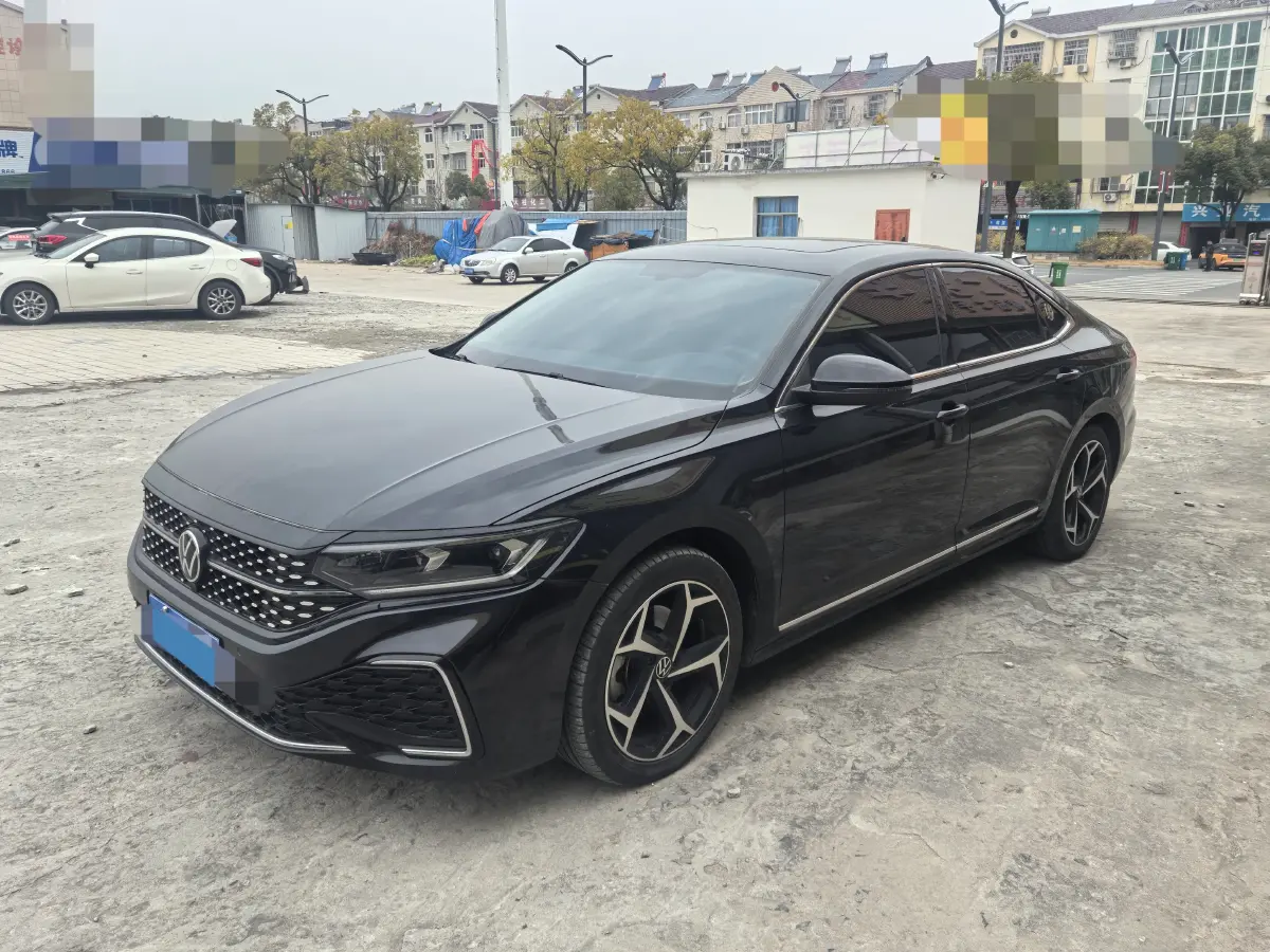 2023 Volkswagen Passat 2.0T 186HP L4 7DCT