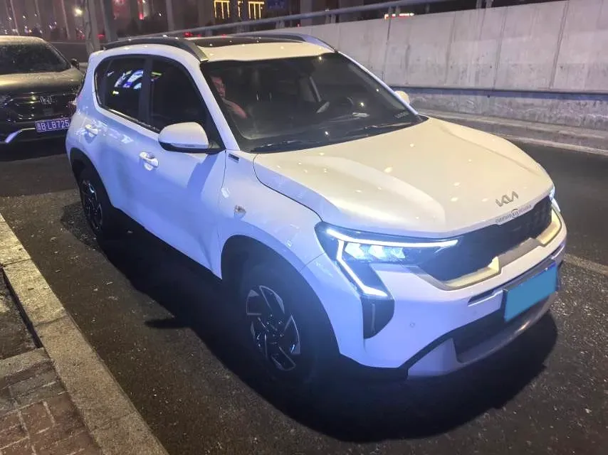 2024 Kia Sonet 1.5L 115HP L4 CVT,autocango,china used car exporter,china ev exporter,chinese used car exporter,chinese used ev exporter