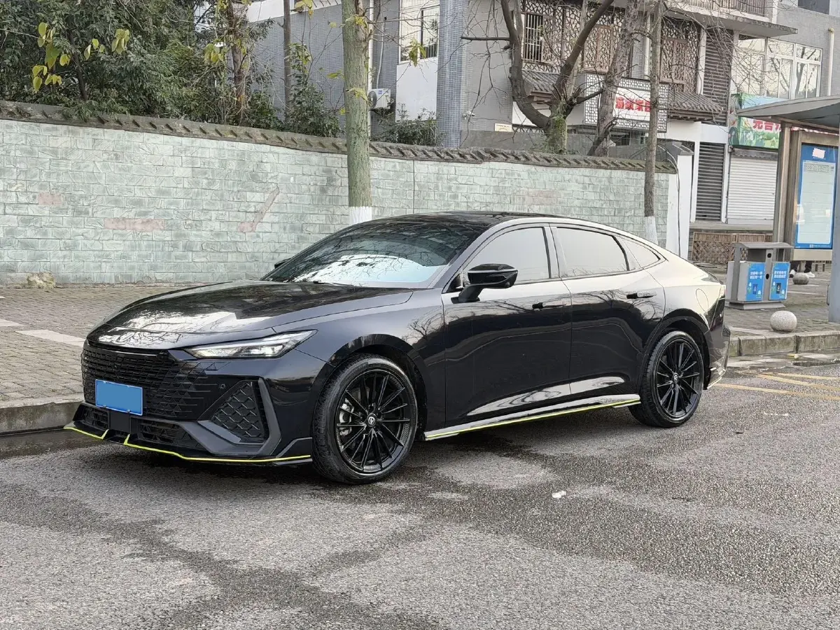 2022 ChangAn UNI-V 2.0T 233HP L4 8AT