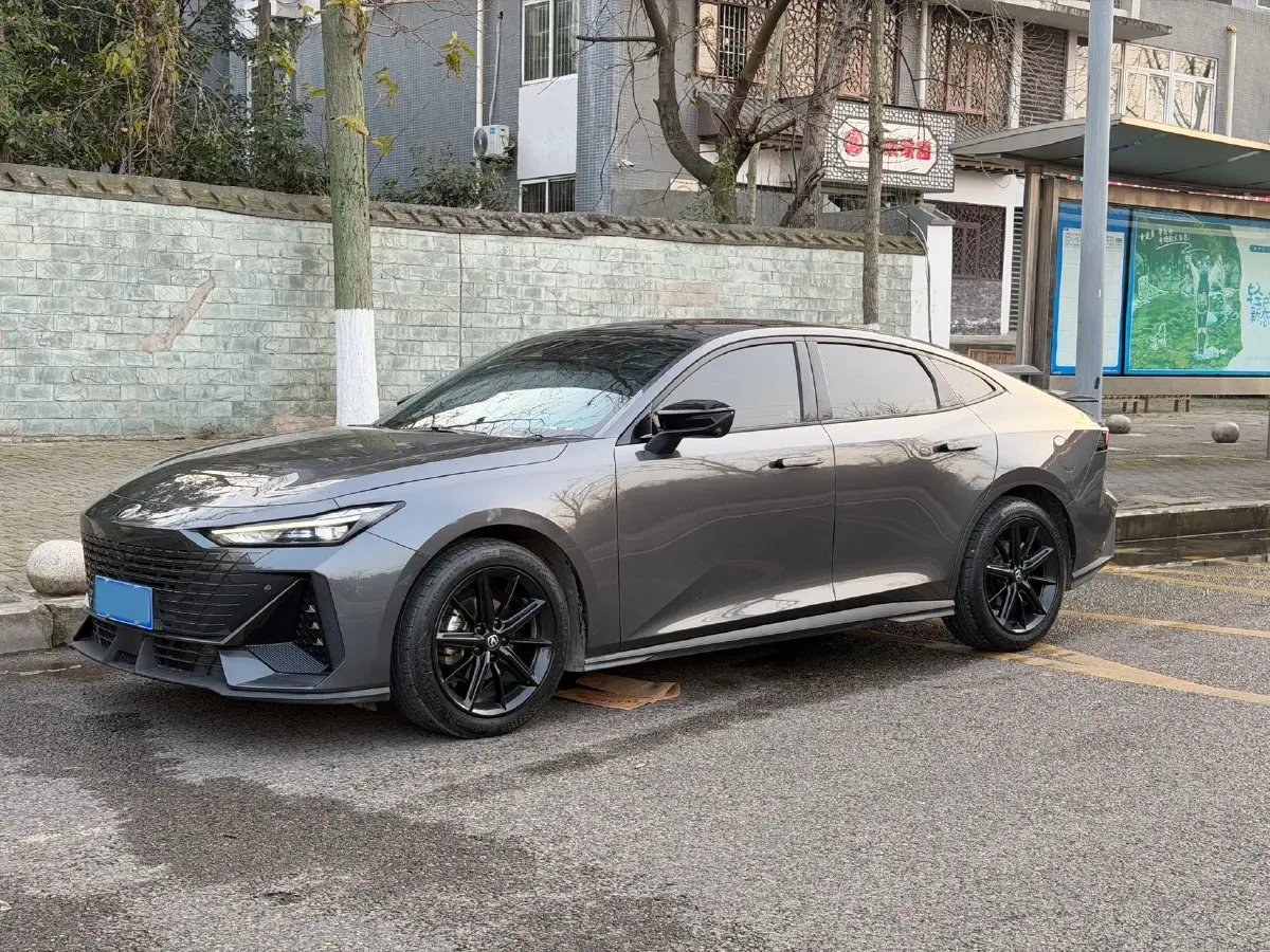 2023 ChangAn UNI-V 1.5T 188HP L4 7DCT