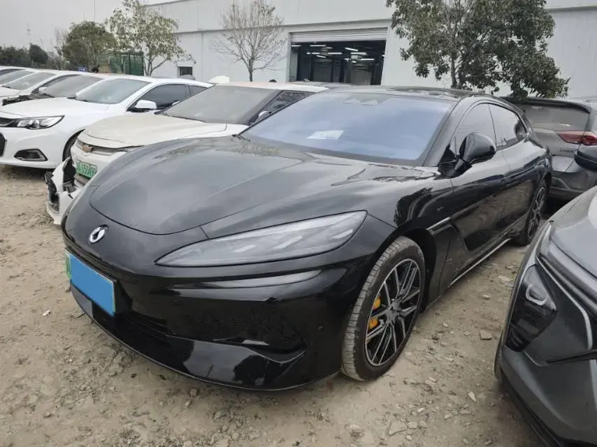 2024 Denza DenzaZ9GT 2.0T 207HP L4 E-CVT PHEV 38.5KWH