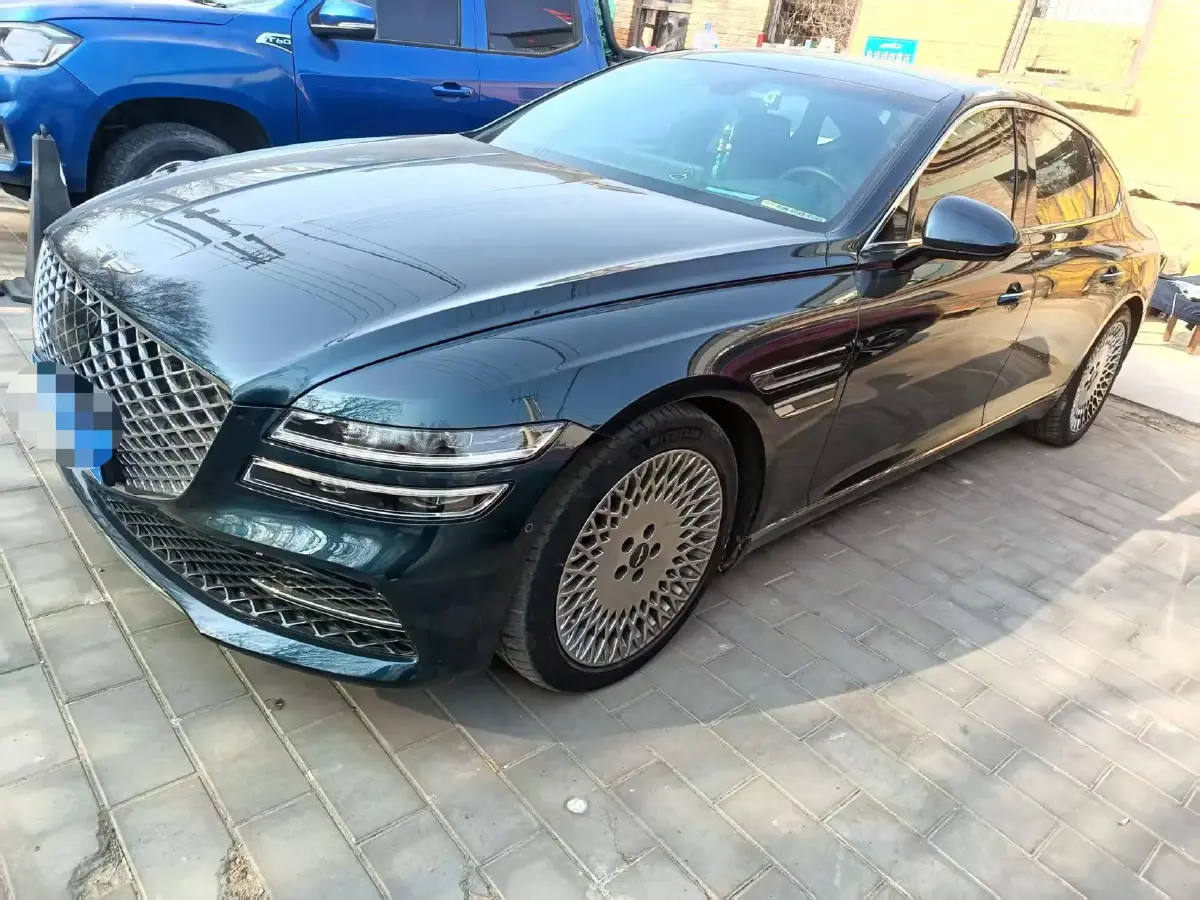 2023 Genesis G80 2.5T 304HP L4 8AT