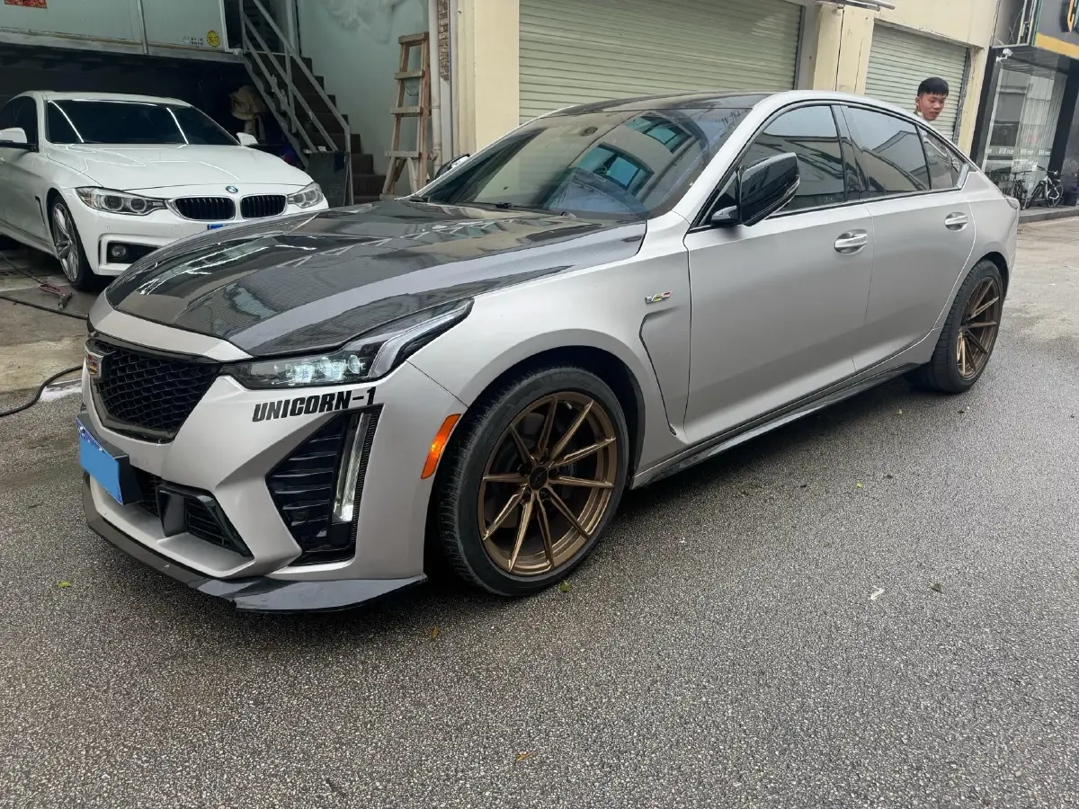 2022 Cadillac CT5 2.0T 237HP L4 10AT